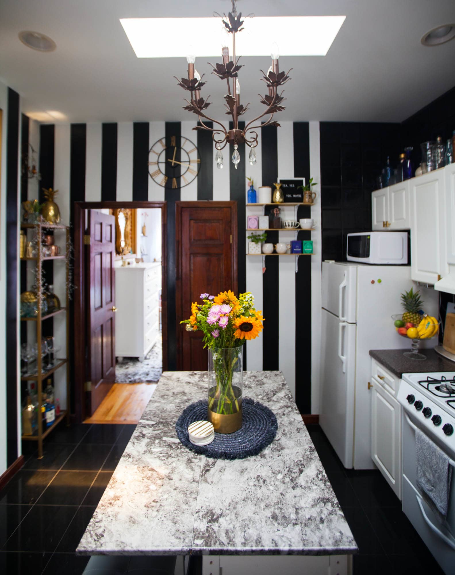 New York Home Tour A Bold Hell's Kitchen Apartment Apartment Therapy